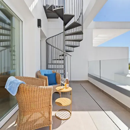 Chic Casares Penthouse With Solarium *